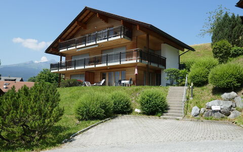 Steinbilla: Pianta, Cielo, Costruzione, Finestra, Casa, Lotto, Albero, Zona Residenziale, Urban Design, Immobiliare