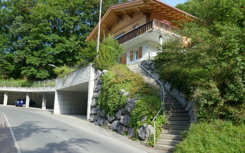 Chalet Holzwurm: Pianta, Costruzione, Cielo, Pendenza, Albero, Zona Residenziale, Manto Stradale, Immobiliare, Facciata, Urban Design