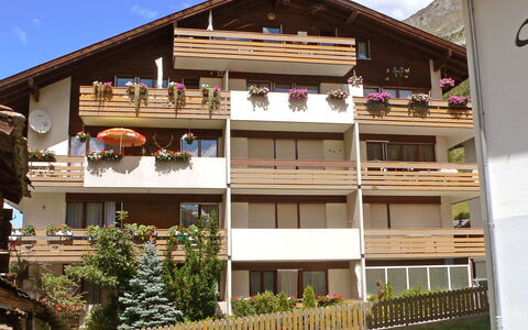 Täsch 130: Pianta, Costruzione, Cielo, Proprietà, Finestra, Nube, Architettura, Quartiere, Casa, Zona Residenziale