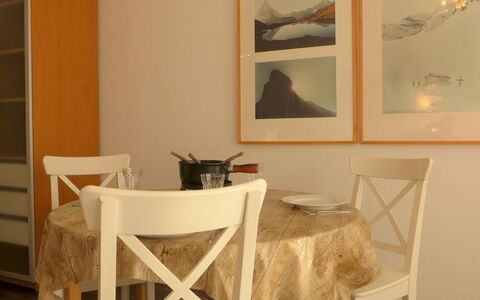 Select: Mobilia, Tavolo, Cornice, Casa, Legna, Cucina & Sala Da Pranzo Tavolo, Interior Design, Costruzione, Tovaglia, Sedia