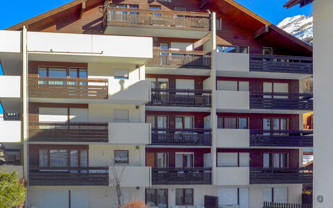 Zermatt 45: Zona Residenziale, Proprietà, Architettura, Appartamento, Costruzione, Casa, Uso Misto, Condominio, Immobiliare, Facciata