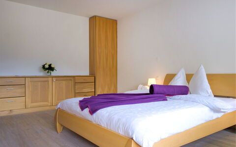 Granit: Mobilia, Comfort, Legna, Costruzione, Telaio Del Letto, Cabinetry, Interior Design, Pavimento, Pavimentazione, Casa