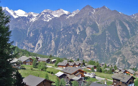 Gentiana (Utoring): Cielo, Montagna, Costruzione, Paesaggio Naturale, Highland, Vegetazione, Albero, Biome, Geografia Montane, Casa
