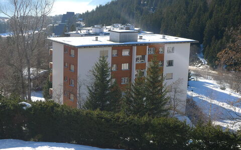 Crans-Montana 105: Costruzione, Neve, Pianta, Cielo, Finestra, Montagna, Albero, Pendenza, Nube, Casa