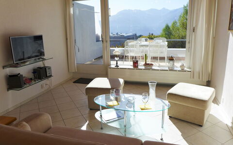 Alloggio:&nbsp;Jeanne D'Arc Apt. B-11 180.14