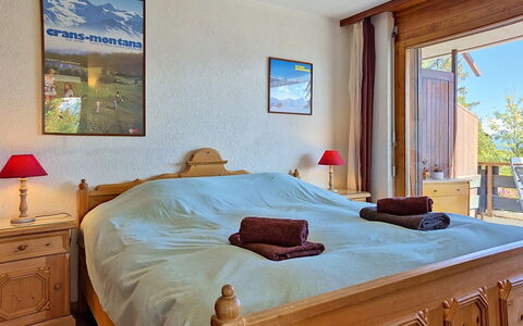Yuca B Apt. 28: Mobilia, Interior Design, Legna, Pavimento, Camera, Soffitto, Pavimentazione, Camera Da Letto, Letto, Illuminazione