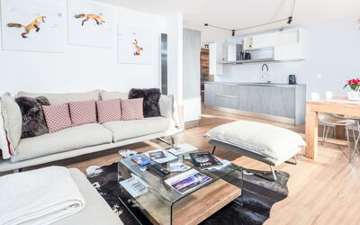 Rond-Point Apt. 20 320.7: Tavolo, Divano, Mobilia, Divano Letto, Comfort, Cornice, Interior Design, Soggiorno, Divano Letto