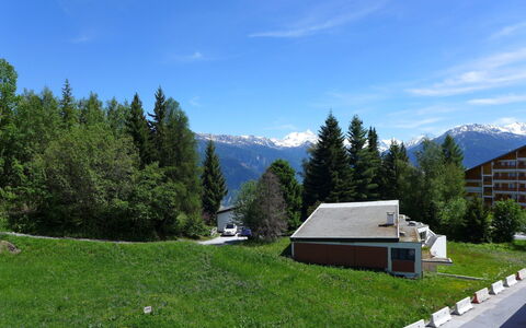 Crans-Montana 450: Cielo, Nube, Pianta, Montagna, Costruzione, Albero, Paesaggio Naturale, Highland, Lotto, Larice