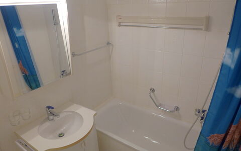 Eperon B 22: Vasca Da Bagno, Specchio, Idraulico Fixture, Rubinetto, Proprietà, Bianca, Blu, Bagno, Lavello