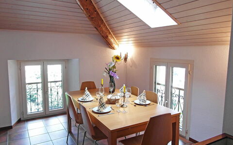 Tazzino: Camera, Proprietà, Soffitto, Sala Da Pranzo, Costruzione, Casa, Interior Design, Immobiliare, Mobilia, Tavolo