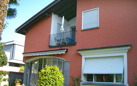 Tre G Og: Proprietà, Casa, Casa, Costruzione, Giallo, Immobiliare, Facciata, Finestra, Quartiere, Architettura