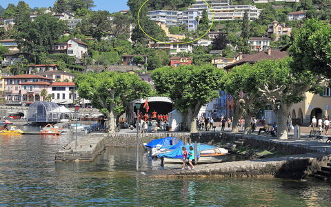 Ascona 250: Porto, Trasporto Di Acqua, Cittadina, Waterway, Marina, Barca, Acqua, Albero, Veicolo, Costa