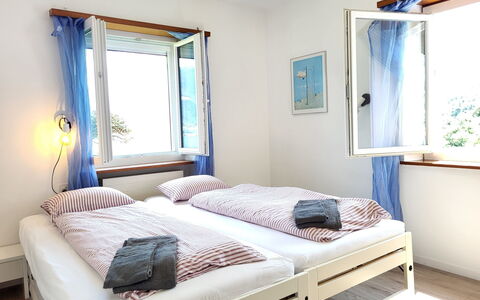 Stellina del Sole: Letto, Mobilia, Camera Da Letto, Interior Design, Lenzuolo, Bedding, Legna, Pavimento, Biancheria, Pavimentazione