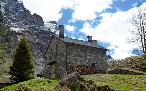 Rustico Dara Cotta: Highland, Geografia Montane, Montagna, Catena Montuosa, Fell, Natura Selvaggia, Alpi, Villetta, Casa, Cielo