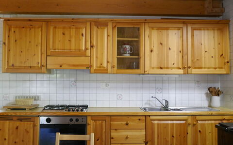 Rustico Dara Cotta: Cucina, Controsoffitto, Cabinetry, Elettrodomestico Da Cucina, Mobilia, Legna, Pavimentazione, Interior Design, Soffitto, Credenza