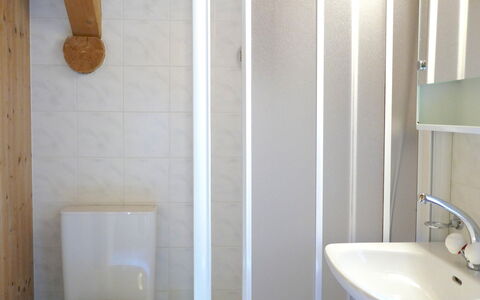 Rustico Dara Cotta: Parete, Pavimentazione, Legna, Pavimento, Interior Design, Idraulico Fixture, Camera, Bagno, Lavandino Del Bagno, Soffitto