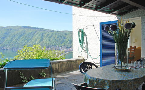 Christa: Casa, Tempo Libero, Shade, Vacanza, Costruzione, Tavolo, Pianta, Turismo, Interior Design, Bicchiere