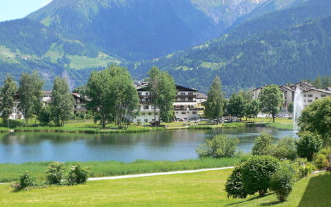 Apt. 13: Paesaggio Naturale, Natura, Montagna, Geografia Montane, Lago, Hill Station, Highland, Acqua, Catena Montuosa, Natura Selvaggia