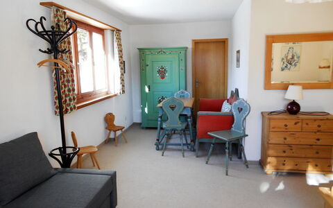 Haus Murena: Camera, Proprietà, Mobilia, Costruzione, Interior Design, Casa, Immobiliare, Pavimento, Soggiorno, Soffitto
