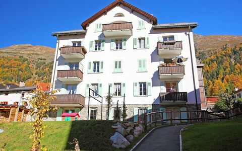 Chesa Corvatsch: Pianta, Cielo, Costruzione, Finestra, Zona Residenziale, Immobiliare, Facciata, Tempo Libero, Urban Design, Tetto