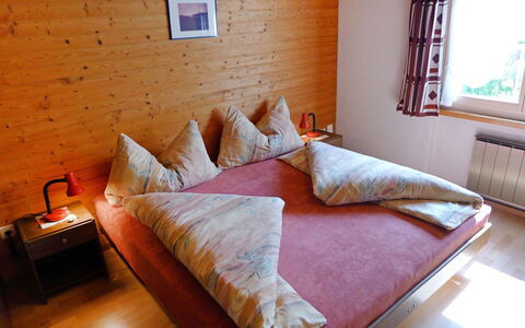 Untertal: Camera Da Letto, Letto, Mobilia, Camera, Proprietà, Lenzuolo, Telaio Del Letto, Bedding, Parete, Materasso
