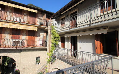 Tignale 150: Costruzione, Cielo, Pianta, Proprietà, Finestra, Casa, Urban Design, Legna, Zona Residenziale, Immobiliare