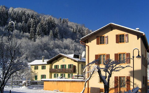 Villa Roduit: Cielo, Costruzione, Finestra, Proprietà, Montagna, Neve, Mondo, Nube, Casa, Pendenza