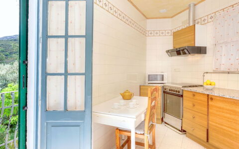 La Rectoria Ii: Cabinetry, Mobilia, Proprietà, Controsoffitto, Sedia, Legna, Cucina, Interior Design, Tavolo, Lavandino Della Cucina