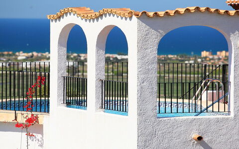 Grand Lusianna: Blu, Arco, Azzurro, Proprietà, Architettura, Costruzione, Immobiliare, Finestra, Casa, Facciata