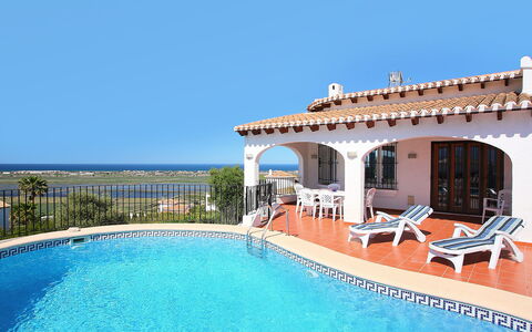 Grand Lusianna: Acqua, Cielo, Proprietà, Piscina, Azzurro, Mobili Da Esterno, Costruzione, Tempo Libero, Shade, Materiale Composito