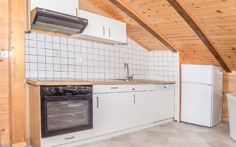 Kelly: Camera, Proprietà, Cucina, Controsoffitto, Piastrella, Costruzione, Casa, Mobilia, Cabinetry, Interior Design