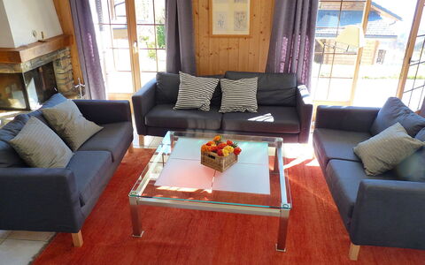 Arche: Soggiorno, Mobilia, Divano, Camera, Tavolino Da Caffè, Proprietà, Interior Design, Tavolo, Divano Letto, Casa