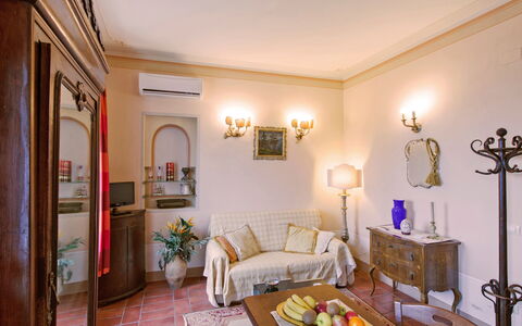 Santo Agostino: Camera, Proprietà, Interior Design, Mobilia, Costruzione, Casa, Soffitto, Suite, Immobiliare, Soggiorno