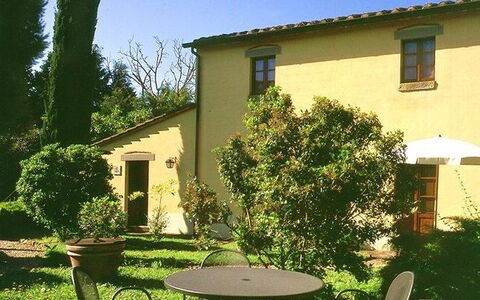 San Pietro: Proprietà, Casa, Casa, Immobiliare, Costruzione, Cortile, Zona Residenziale, Backyard, Albero, Villetta