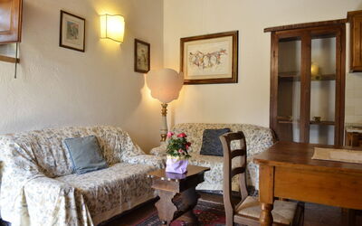 Mughetto: Mobilia, Cornice, Tavolo, Costruzione, Pianta, Legna, Comfort, Illuminazione, Soggiorno, Interior Design