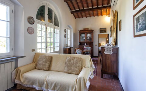 Vittoria: Camera, Proprietà, Mobilia, Soggiorno, Interior Design, Costruzione, Soffitto, Casa, Casa, Immobiliare