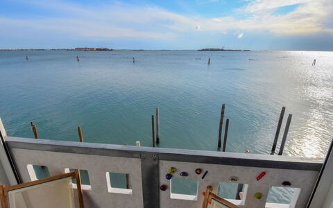 Venezia Giudecca 830: Acqua, Cielo, Nube, Proprietà, Azzurro, Lago, Orizzonte, Waterway