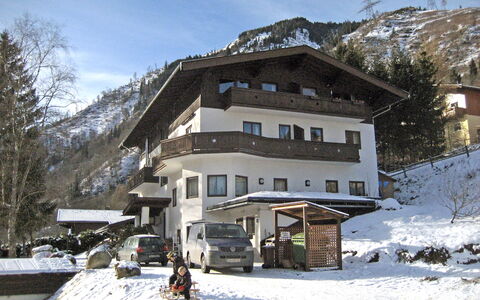 Schraudoplh: Cielo, Neve, Finestra, Montagna, Costruzione, Nube, Albero, Pendenza, Casa, Congelamento
