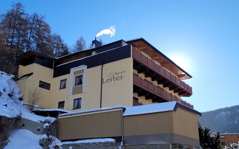 Sölden 100: Cielo, Costruzione, Proprietà, Neve, Albero, Finestra, Pendenza, Facciata, Tetto, Città
