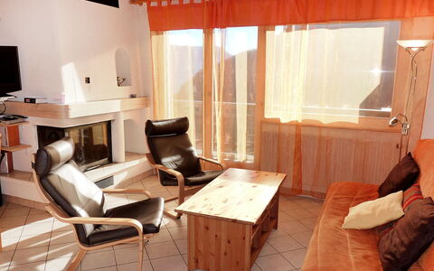 Hauts de Morthey No 33: Camera, Mobilia, Interior Design, Proprietà, Costruzione, Soggiorno, Pavimento, Casa, Soffitto, Tenda