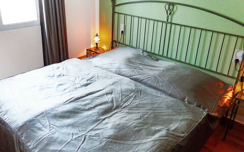 Bella Tierra: Camera Da Letto, Lenzuolo, Letto, Bedding, Mobilia, Proprietà, Telaio Del Letto, Camera, Pavimento, Materasso
