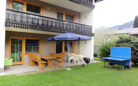 Ferienhaus Kofler: Proprietà, Casa, Costruzione, Immobiliare, Villa, Backyard, Camera, Erba, Terrazza, Villetta
