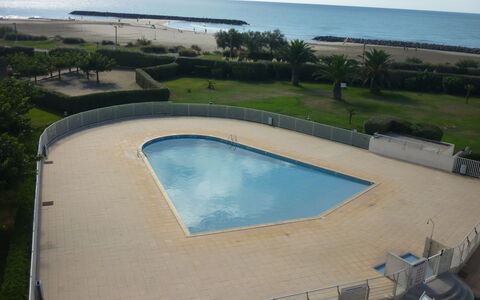 Les Rivages de Rochelongue: Piscina, Proprietà, Risorse Idriche, Acqua, Immobiliare, Architettura, Materiale Composito, Rettangolo, Calcestruzzo, Tempo Libero