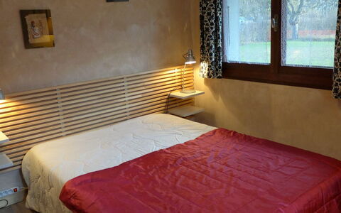Maison Novel: Letto, Camera Da Letto, Mobilia, Camera, Proprietà, Lenzuolo, Telaio Del Letto, Materasso, Pavimento, Bedding