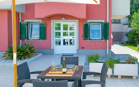 Rab Rab 220: Casa, Proprietà, Costruzione, Camera, Mobilia, Interior Design, Casa, Terrazza, Tavolo, Backyard
