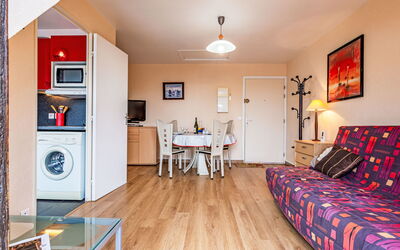 Les Sylvestres 345.8: Casa, Porta, Villetta, Cortile, Sedia, Mobili Da Esterno, Backyard, Tavolo Esterno, Pianta Della Casa, Tenda