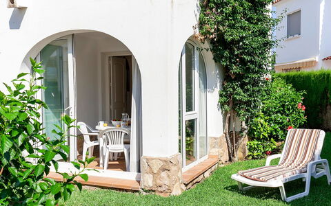 Oliva 403: Proprietà, Costruzione, Casa, Cortile, Backyard, Immobiliare, Cortile, Villetta, Giardino, Casa