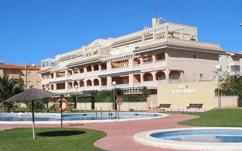 Dénia 475: Pianta, Cielo, Giorno, Costruzione, Urban Design, Condominio, Tempo Libero, Spazio Pubblico, Zona Residenziale, Facciata