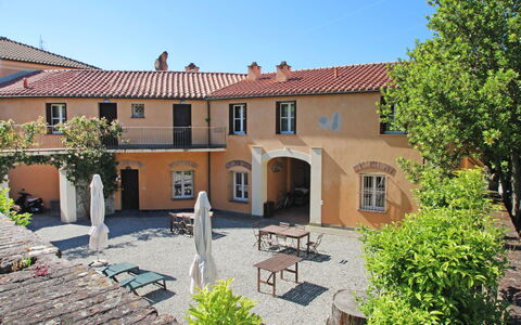 Sestri Levante 200: Pianta, Costruzione, Proprietà, Cielo, Finestra, Casa, Albero, Porta, Immobiliare, Zona Residenziale