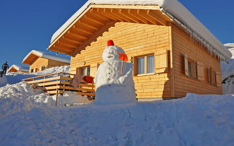 Maiensäss Komfort: Inverno, Neve, Proprietà, Casa, Casa, Log Cabin, Cielo, Costruzione, Immobiliare, Architettura
